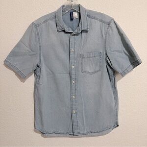 Divided H&M Faded Blue Denim Jean Short Sleeve Shirt Button Front Pocket Small
